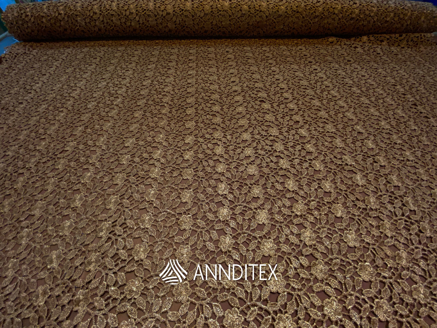 Wipiure floral – Negro, Chedrón, Gris y Beige | ANNDITEX