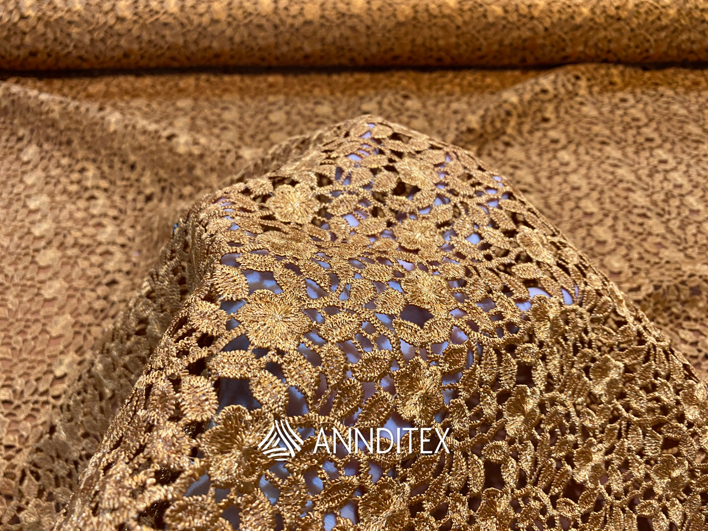 Wipiure floral – Negro, Chedrón, Gris y Beige | ANNDITEX