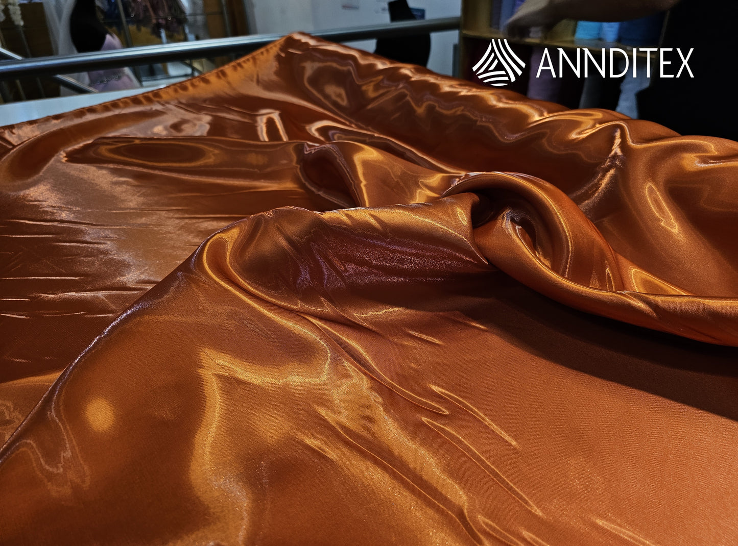 Mikado Liquid – Tela brillante para vestidos | ANNDITEX