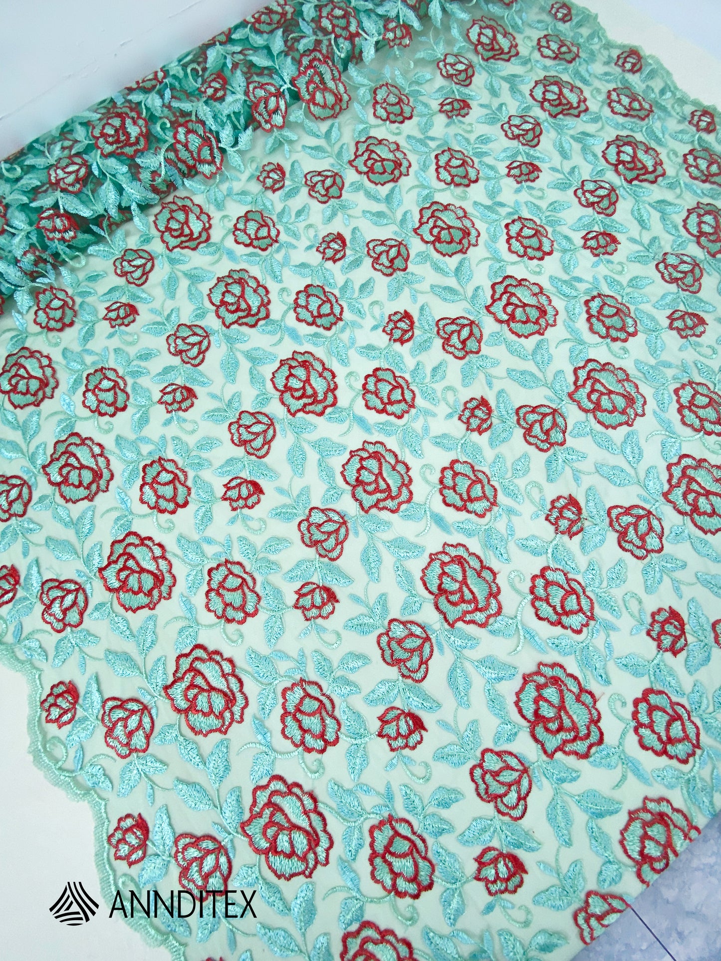 Tul Bordado Verde Menta Multicolor